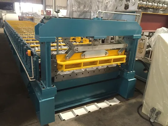 Rollformmaschine für verzinkte Dachbleche aus Wellblech und Metalldachplatten